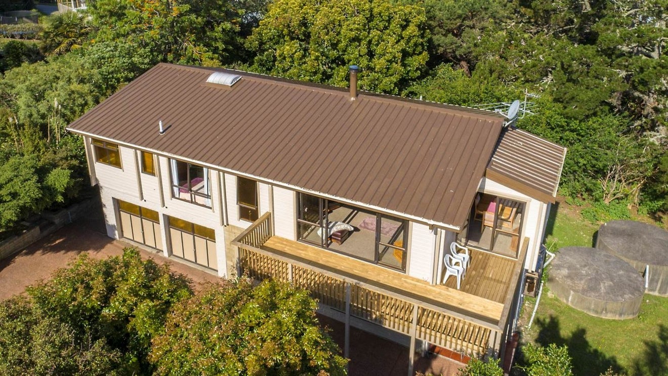 1/1129 Whangaparaoa Road, Tindalls Beach, Whangaparaoa - Carousel 1