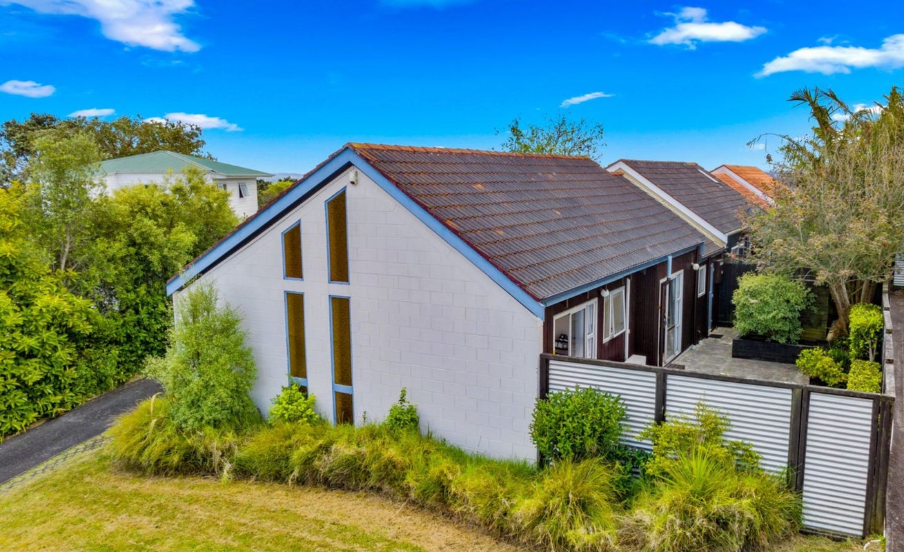 1/1 Gatman Street, Birkdale, Auckland - Carousel 11