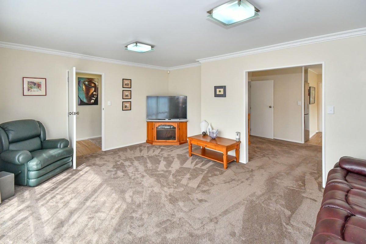 2/13 Maunu Road, Papatoetoe, Auckland - Carousel 2