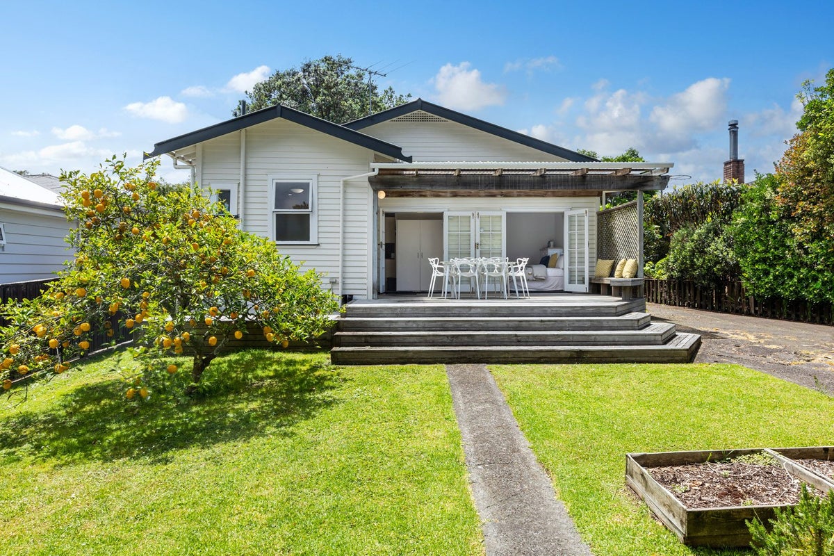 69 Halesowen Avenue, Mount Eden, Auckland - Carousel 2