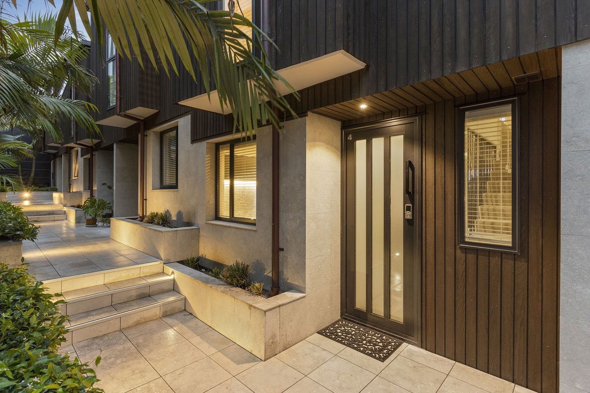 4/6 Waima Street, Grey Lynn, Auckland - Carousel 1