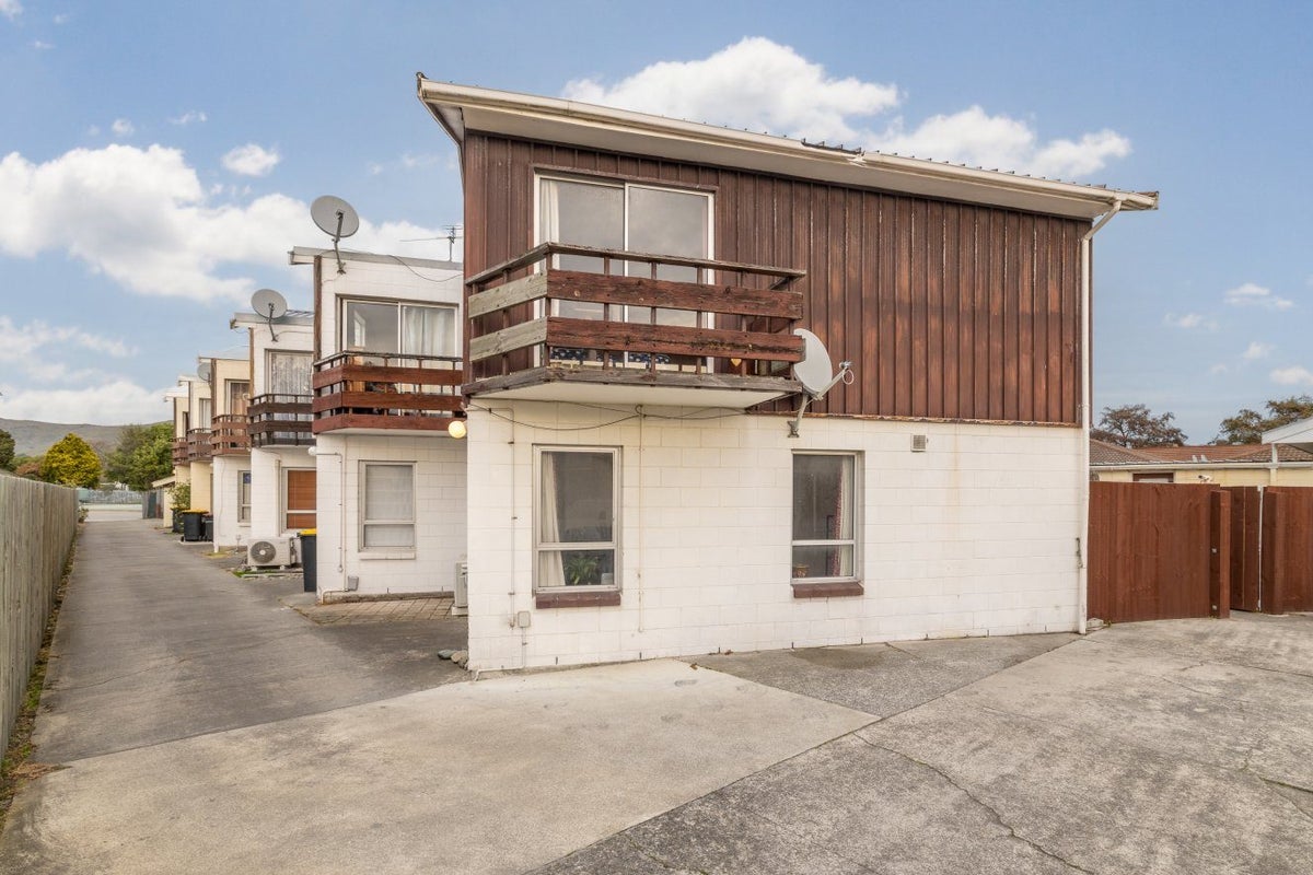 6/8 Lane Street, Woolston, Christchurch - Carousel 1