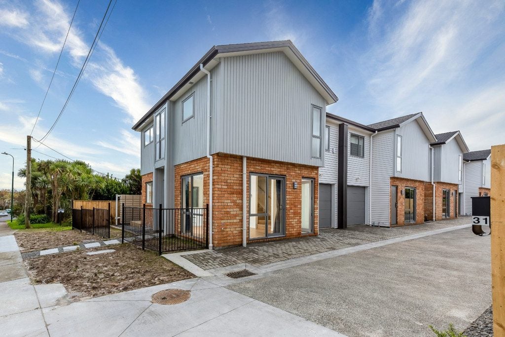 31 Statesman Street, Henderson, Auckland - Carousel 1