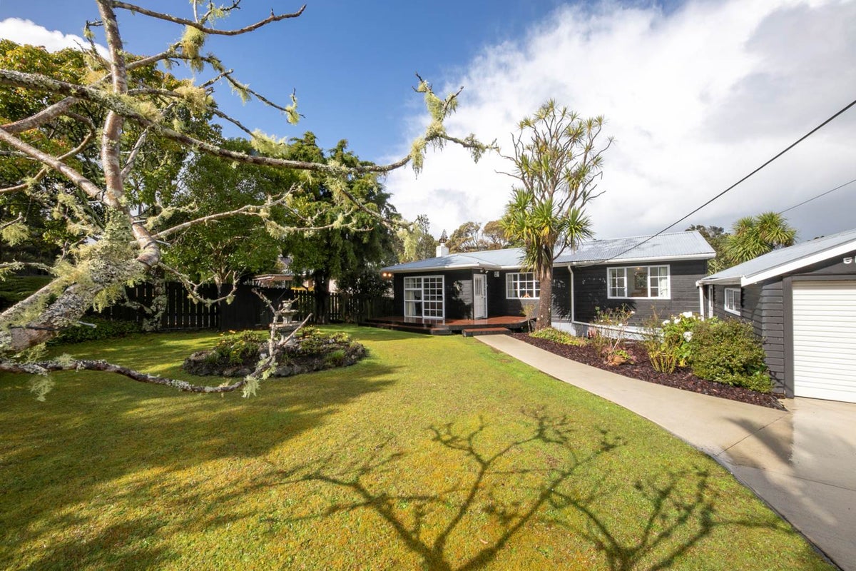468 Huia Road, Laingholm, Auckland - Carousel 2
