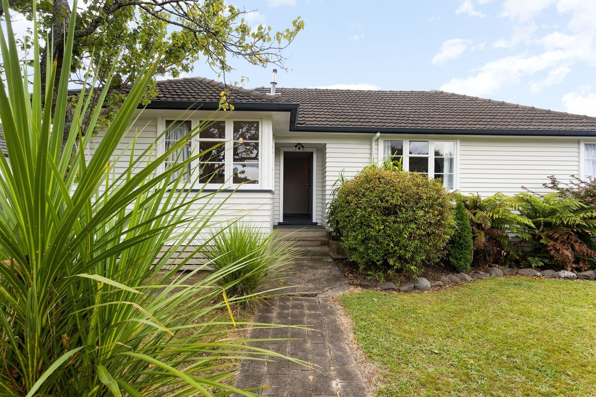 55A Ross Crescent, Fairfield, Hamilton - Carousel 2