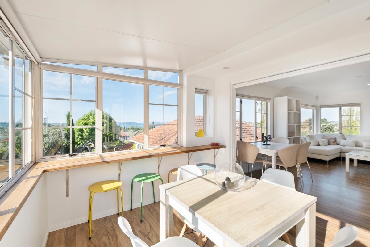 1/10 Minerva Terrace, Howick, Auckland - Carousel 1