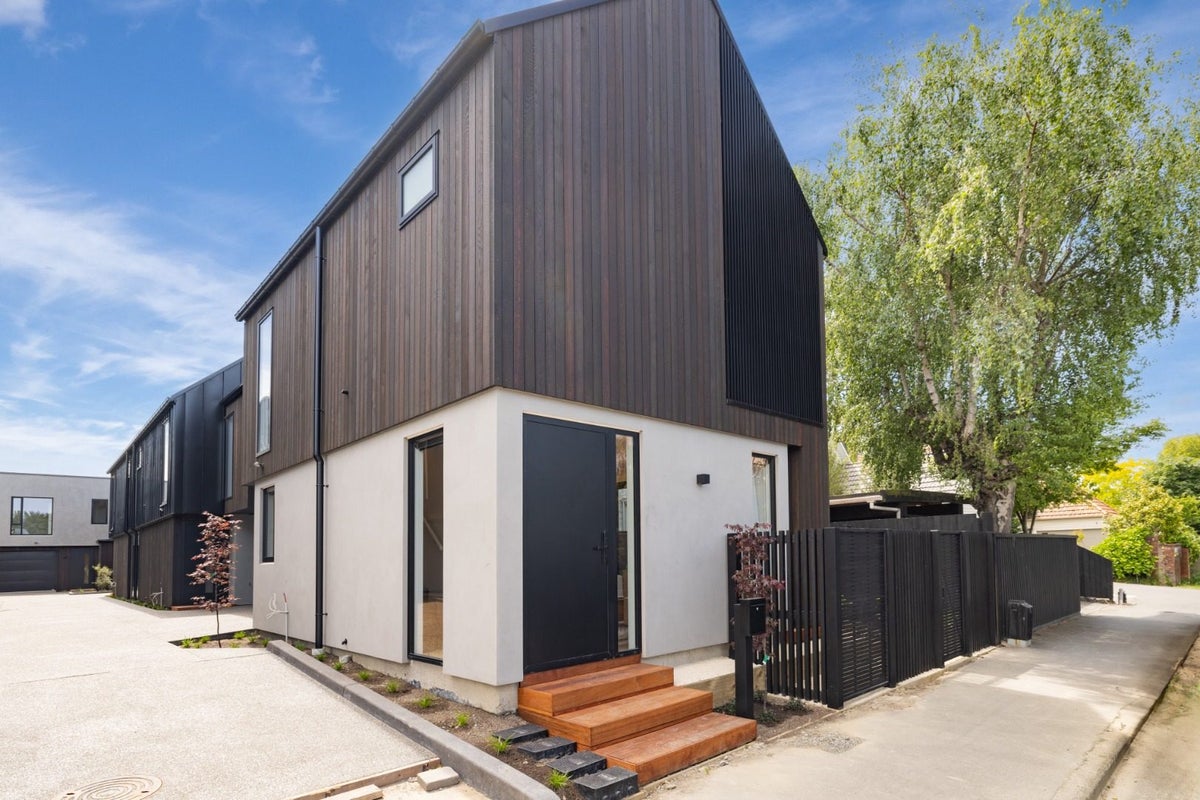 7/9 Innes Road, St Albans, Christchurch - Carousel 1