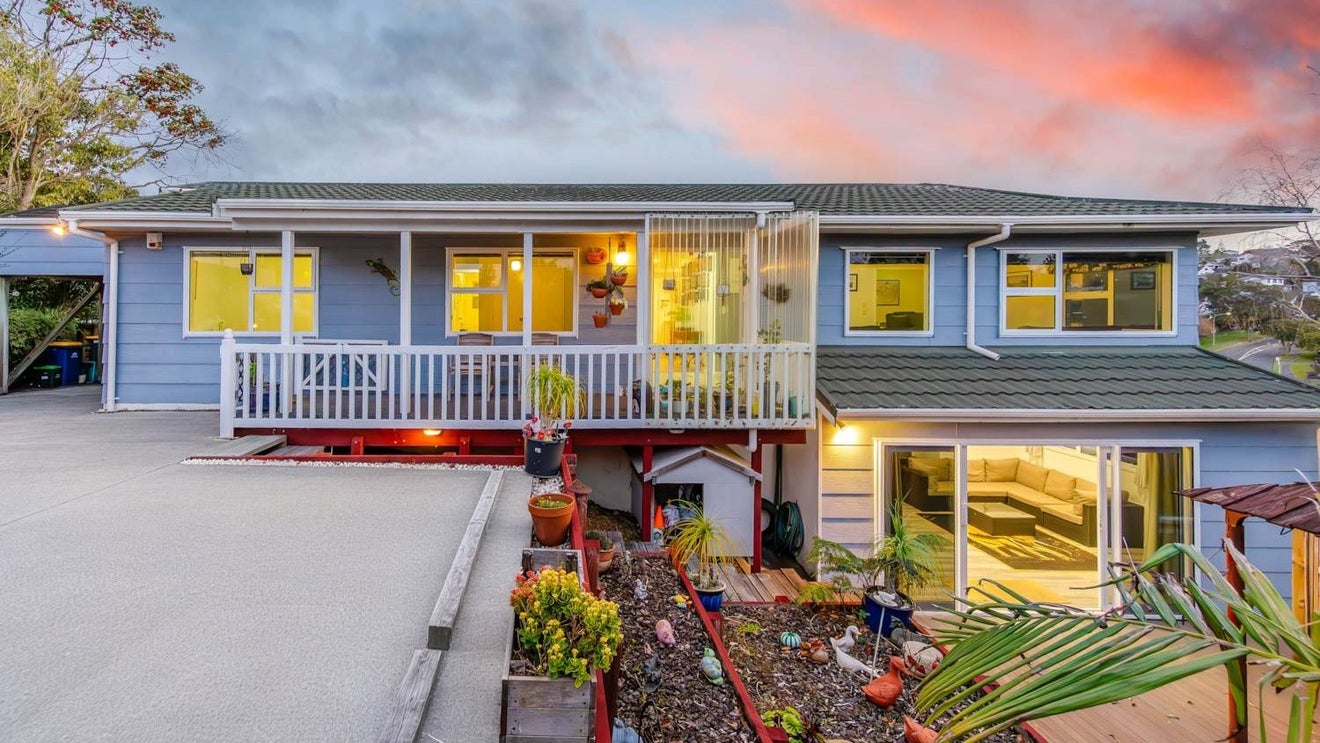 26 Squirrel Lane, Browns Bay, Auckland - Carousel 1