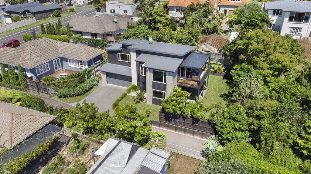 27A Masters Avenue, Hillcrest, Hamilton - Carousel 27