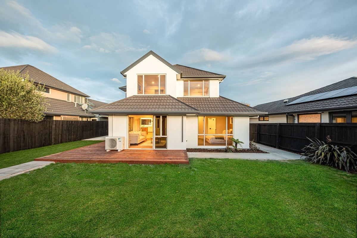 9 Glastonbury Drive, Burwood, Christchurch - Carousel 25