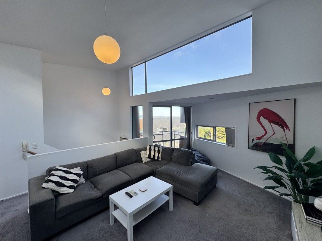 5/2 Onslow Road, Khandallah, Wellington - Carousel 1
