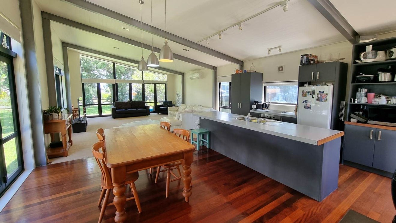 2A Second View Avenue, Beachlands, Auckland - Carousel 2