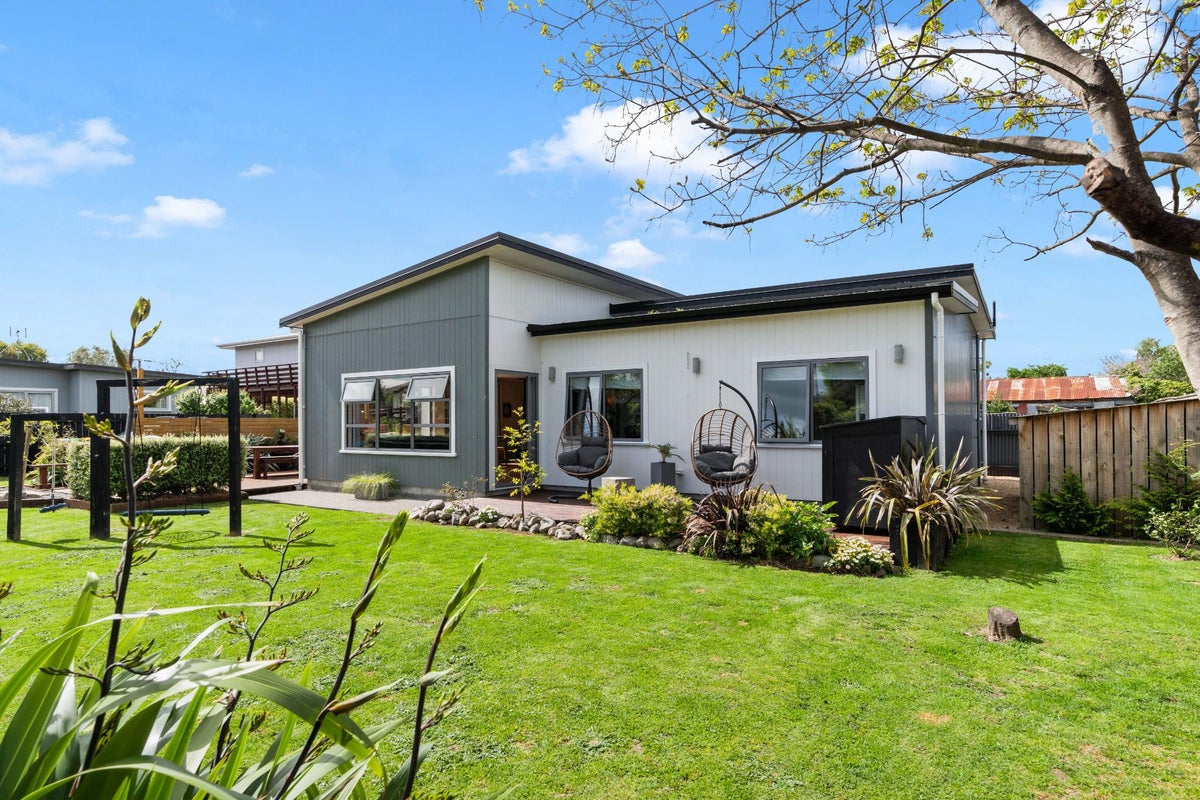 34a Dublin Street, Martinborough, South Wairarapa, Wellington - Carousel 1