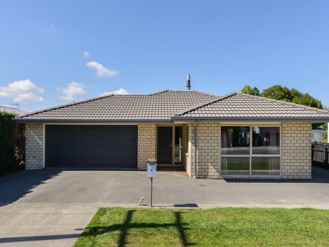 7 Farmar Street, Mayfield, Blenheim - Carousel 1