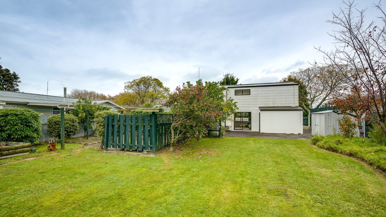 32 Atherfold Crescent, Greenmeadows, Napier - Carousel 1