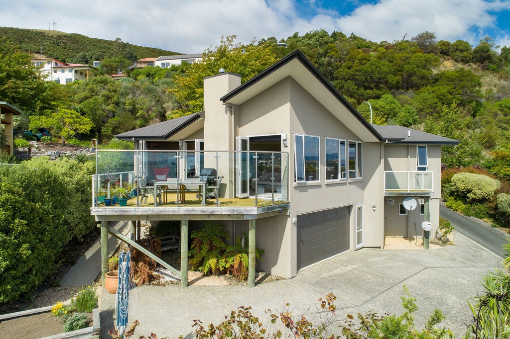 15 Walters Bluff, Atawhai, Nelson - Carousel 1