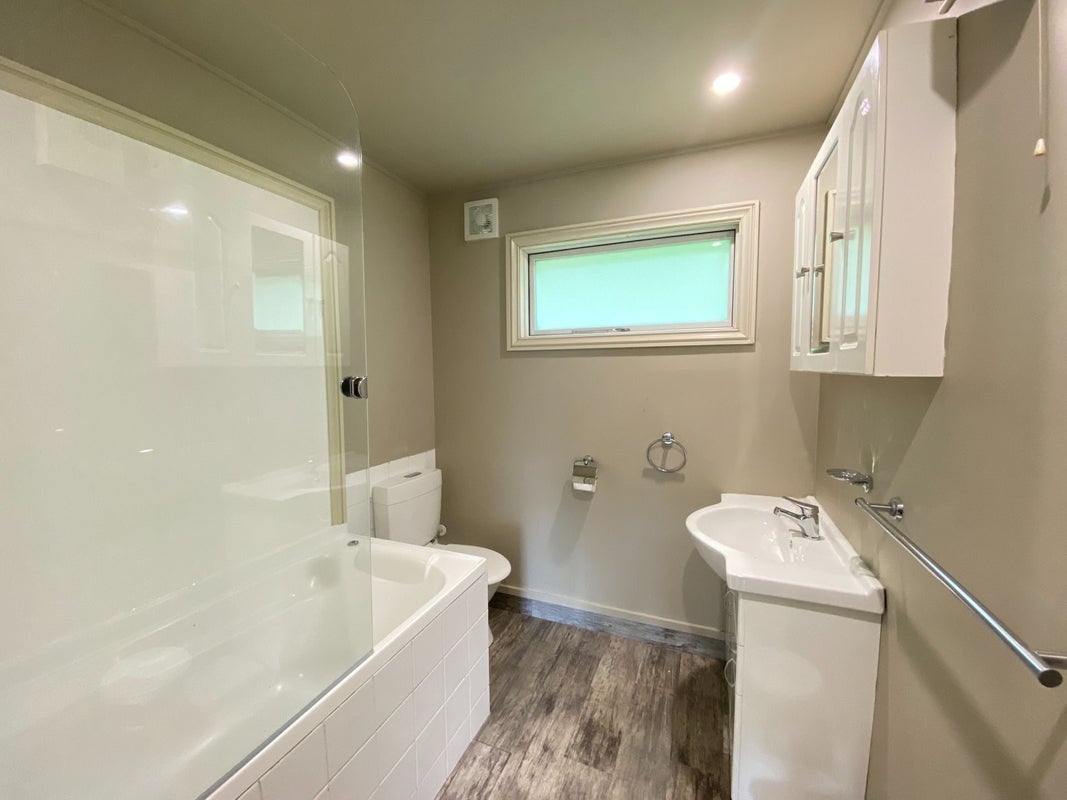 8A Williams Street, Sunshine Bay, Queenstown - Carousel 9