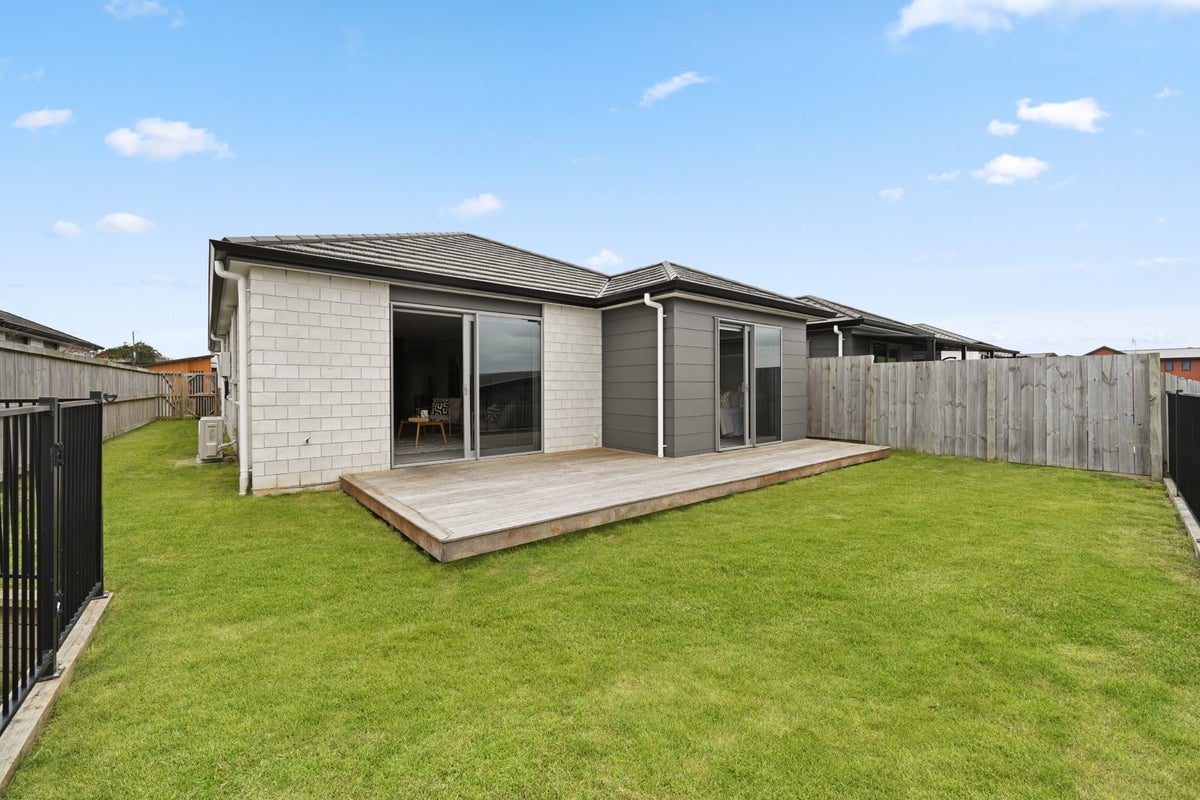 26A Tokerau Drive, Rototuna North, Hamilton - Carousel 15