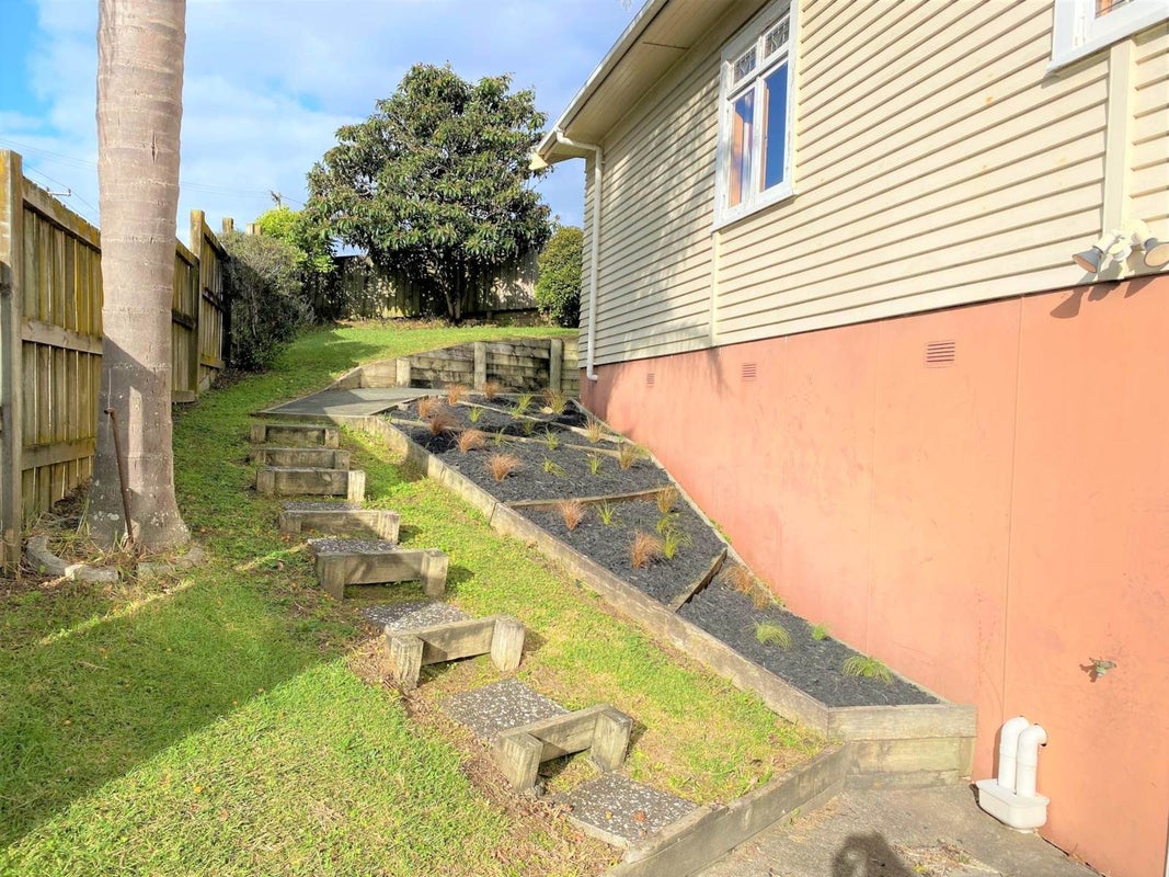70 St Leonards Road, Kelston, Auckland - Carousel 2