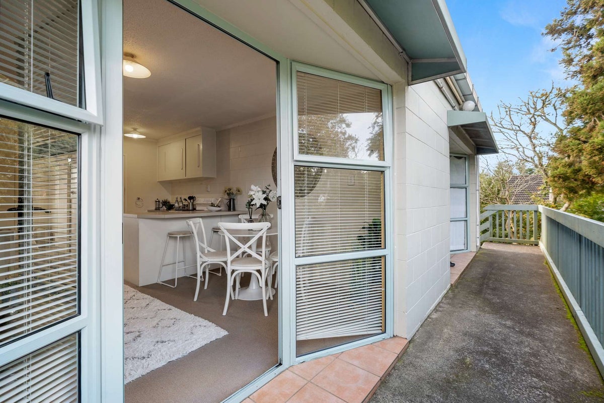 11/4 Wynyard Road, Mount Eden, Auckland - Carousel 2