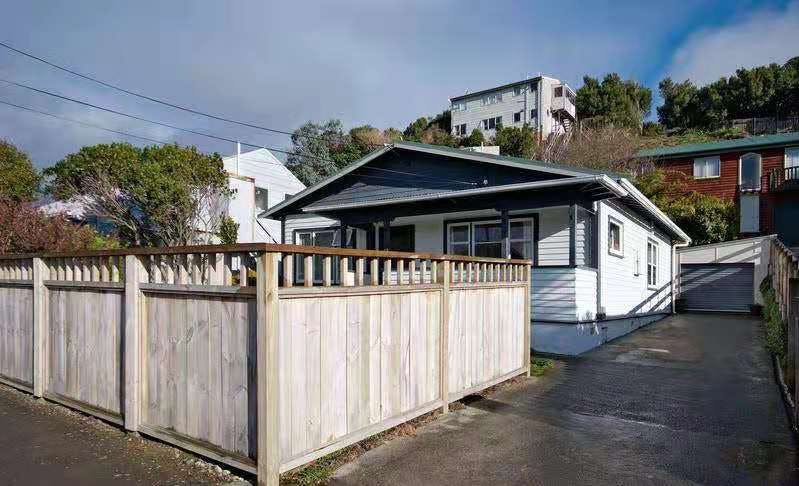 24 Phillip Street, Johnsonville, Wellington - Carousel 2