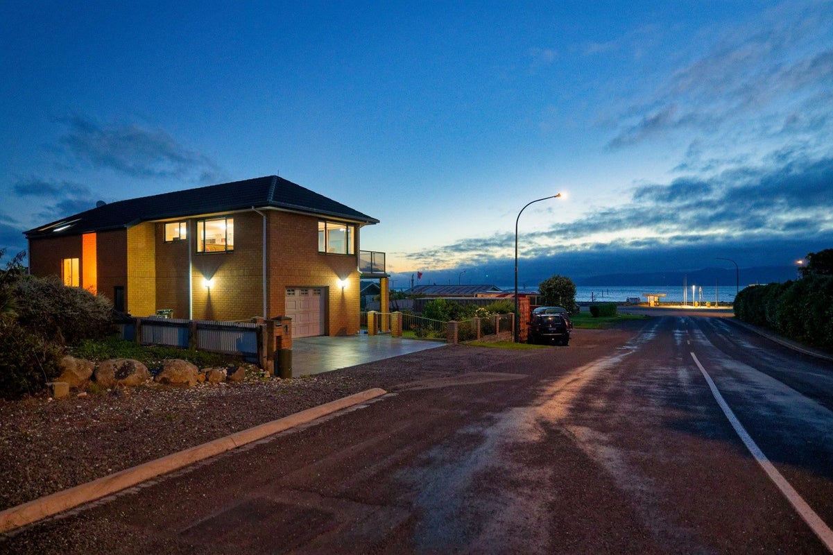 1 Tui Road, South Bay, Kaikoura - Carousel 2