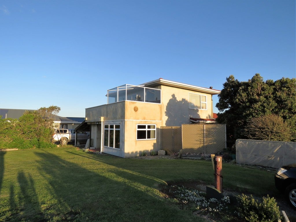 17 Guthrie Crescent, Castlepoint - Carousel 1