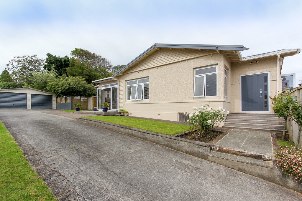 36 Rimu Street, Strandon, New Plymouth - Carousel 2