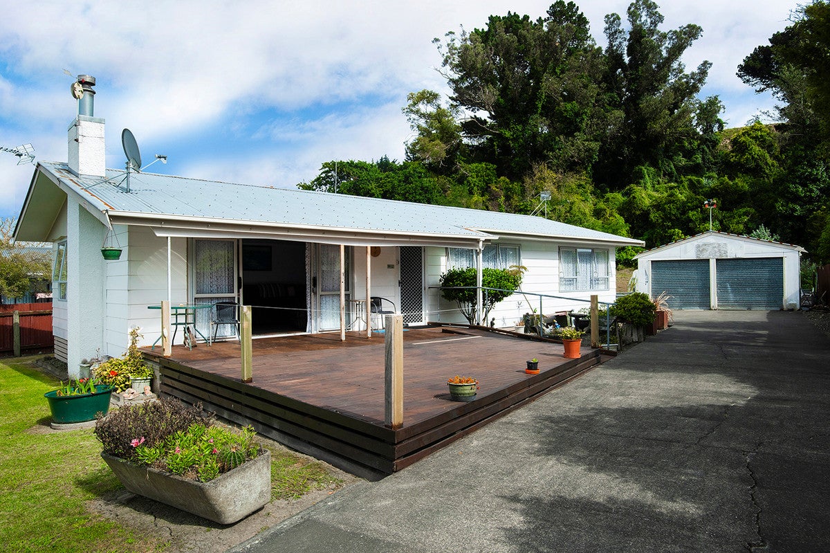8 Peter Buck Street, Outer Kaiti, Gisborne - Carousel 1