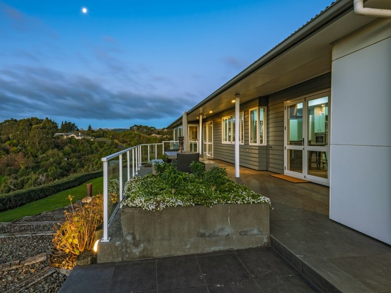 56 Cashmere Drive, Fitzherbert, Palmerston North - Carousel 23