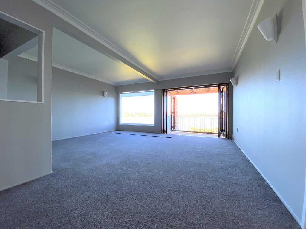 1/198 Hurstmere Road, Takapuna, Auckland - Carousel 2