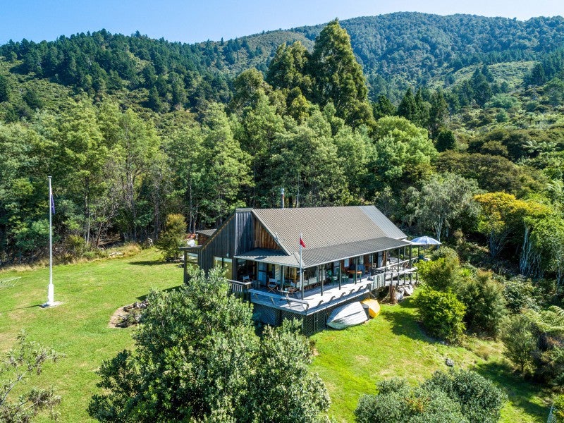0 Whatanihi Pelorus, Whatanihi Bay, Havelock - Carousel 2