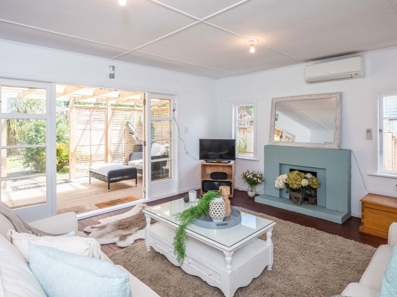 14 Alexander Road, Raumati Beach, Paraparaumu - Carousel 2