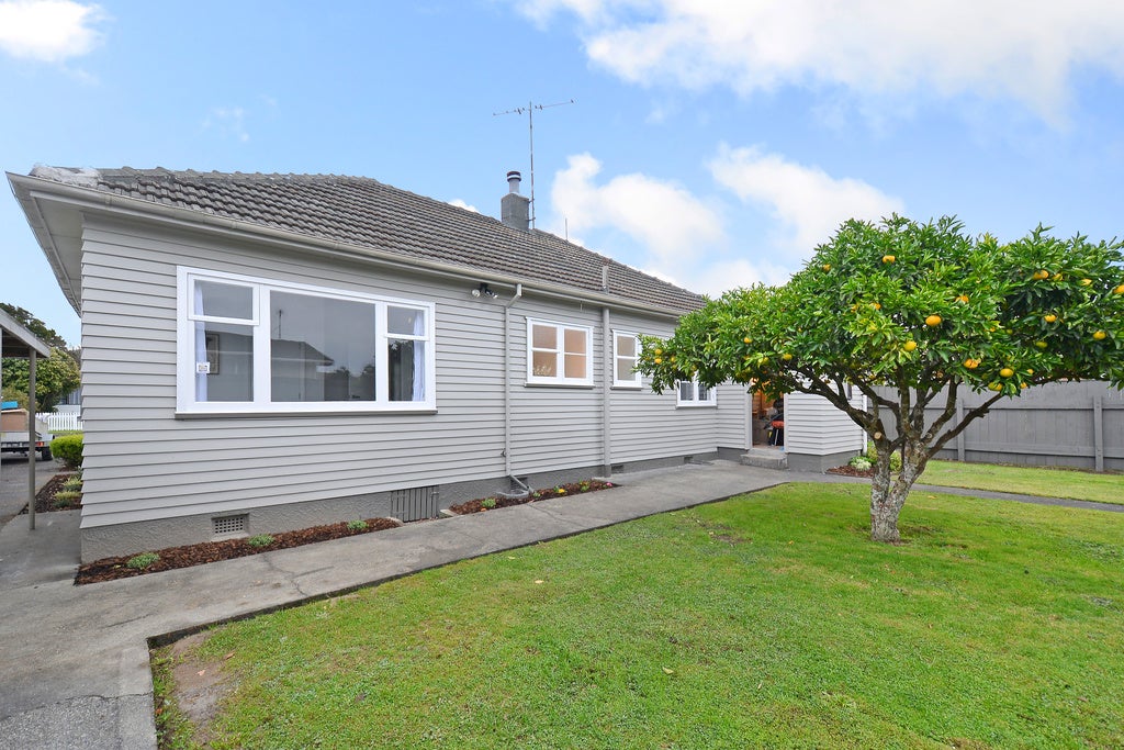 72 Golders Road, Elderslea, Upper Hutt - Carousel 2