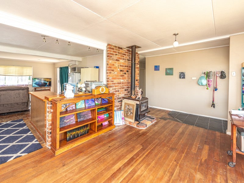 13 Egmont Street, Castlecliff, Whanganui - Carousel 2