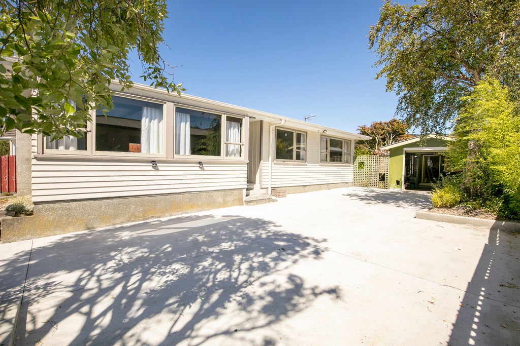 51 Meremere Street, Wainuiomata, Lower Hutt - Carousel 1