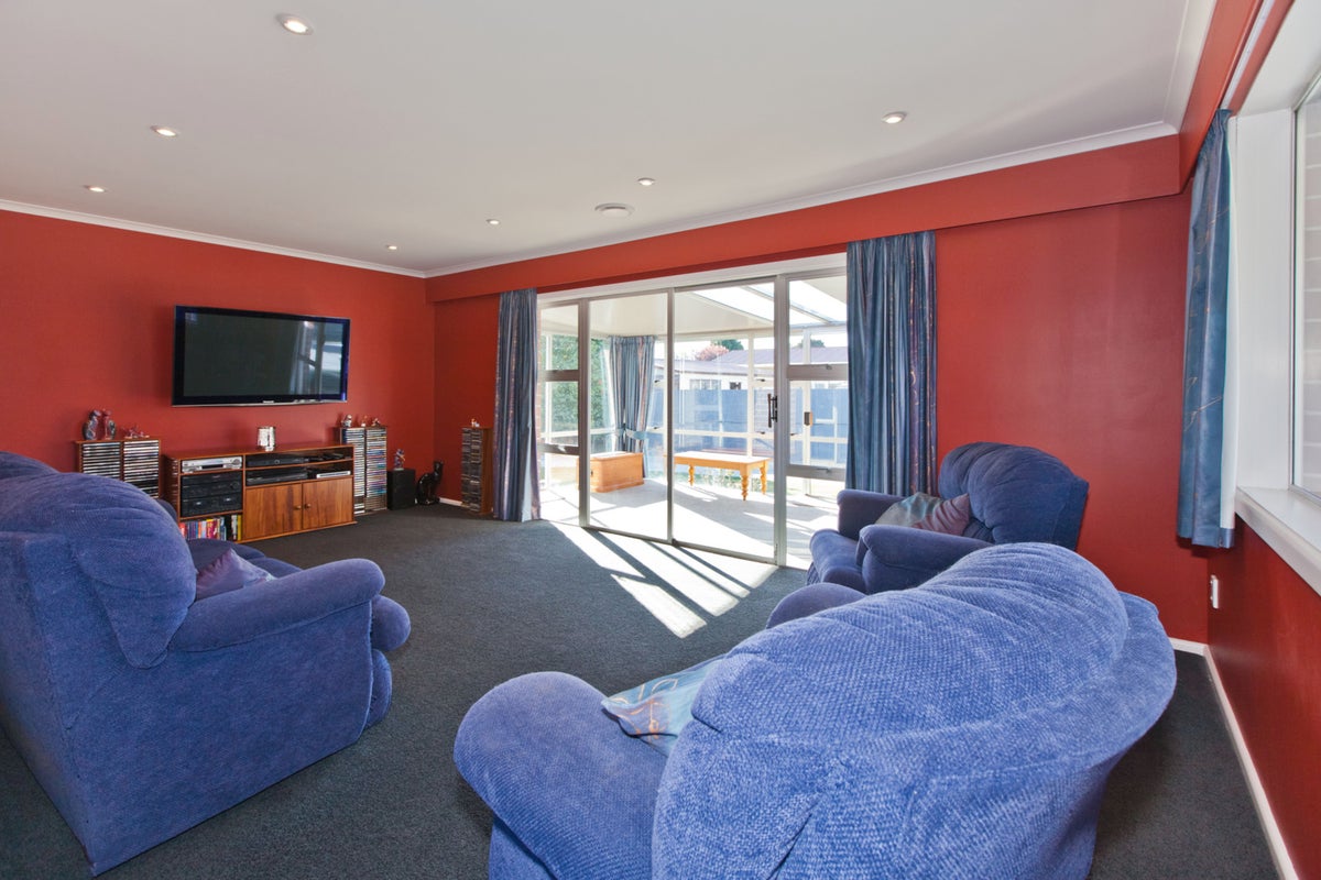 91 Warren Crescent, Hillmorton, Christchurch - Carousel 2