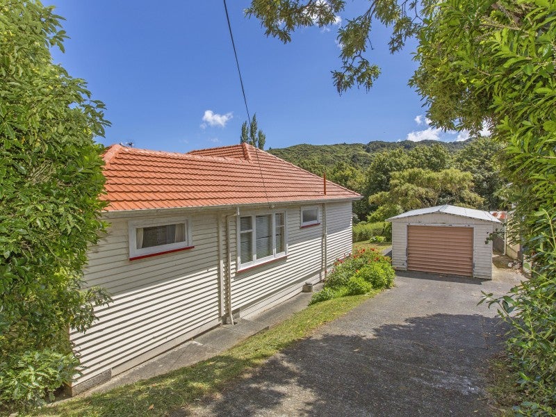 153 Hine Road, Wainuiomata, Lower Hutt - Carousel 14