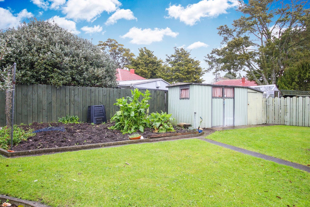11/39 Swanson Road, Henderson, Auckland - Carousel 9