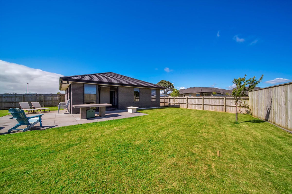 5 Papawhero Drive, Bell Block, New Plymouth - Carousel 1