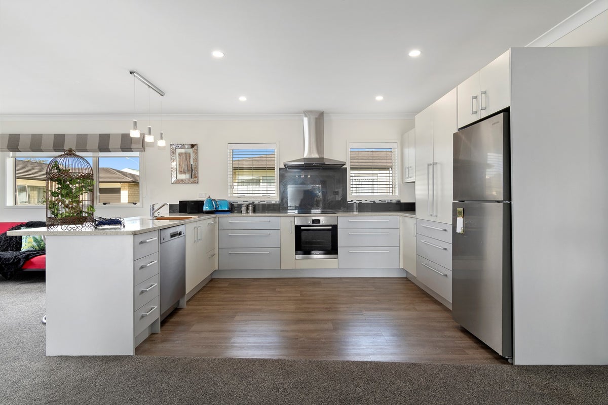 4 Harmens Way, Greerton, Tauranga - Carousel 2