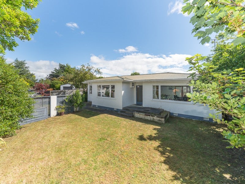 2 Surrey Crescent, Hokowhitu, Palmerston North - Carousel 2
