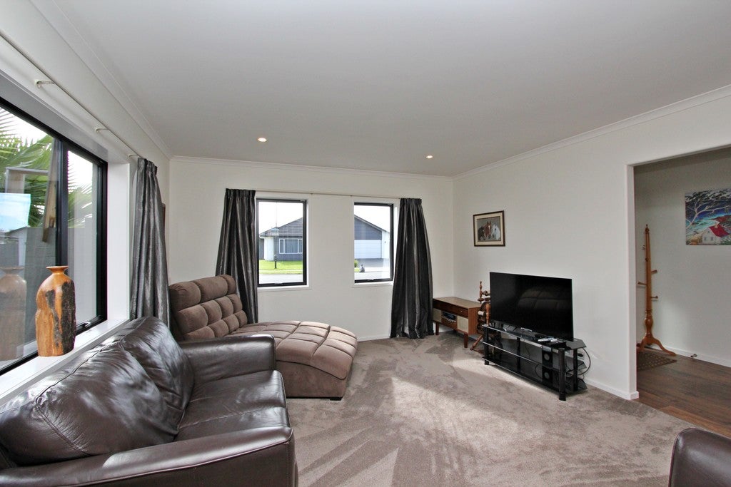 12 Aoraki Road, Poraiti, Napier - Carousel 2