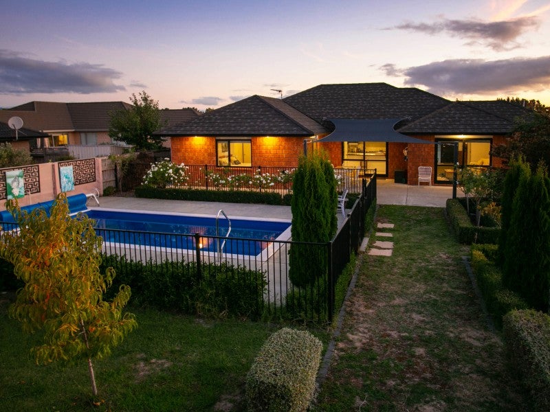 20 Pengover Avenue, Leamington, Cambridge - Carousel 2