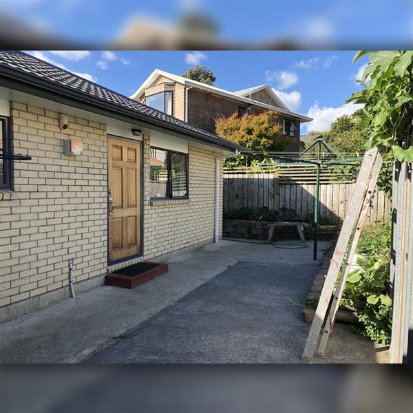 16 Ewhurst Place, Goodwood Heights, Auckland - Carousel 1