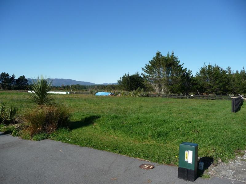 15 Elley Drive, Carters Beach, Westport - Carousel 2
