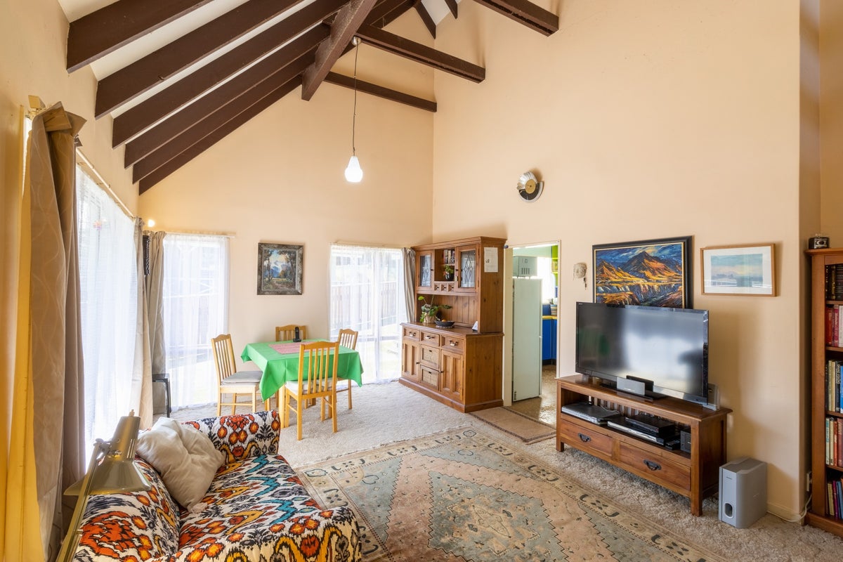 17A Pimlico Place, Newlands, Wellington - Carousel 2