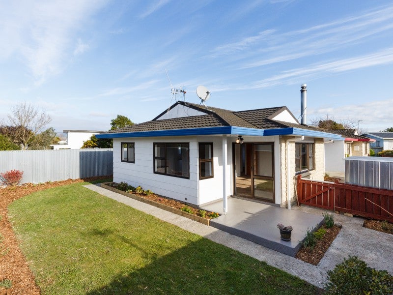 53B Chatsworth Place, Highbury, Palmerston North - Carousel 1