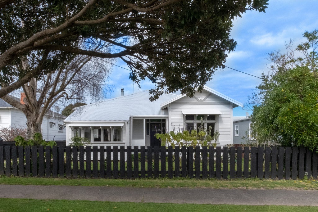 42 Maxwell Avenue, Durie Hill, Whanganui - Carousel 1