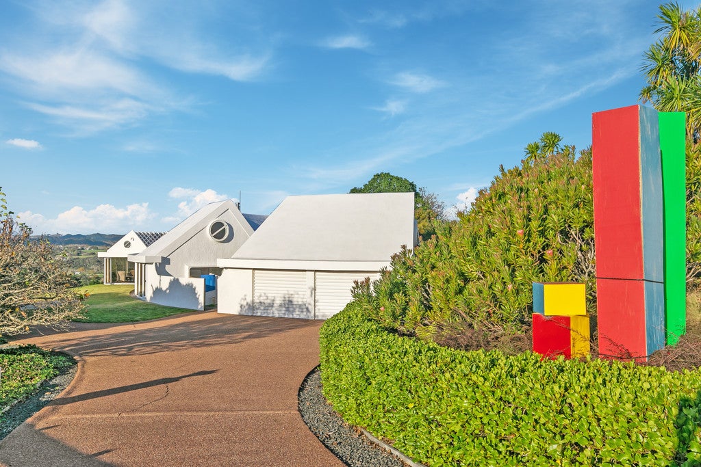 25 Broomfields Road, Howick - Carousel 1